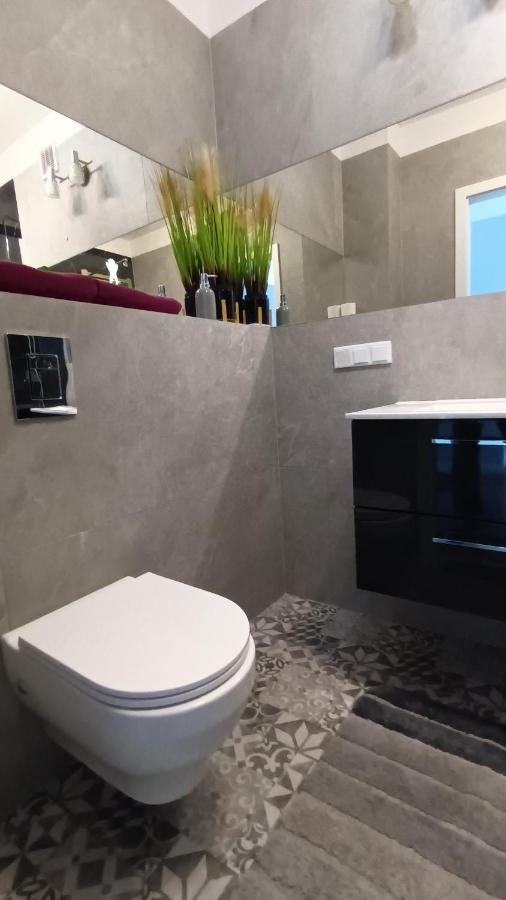 Apartament One Appartement Lublin Buitenkant foto